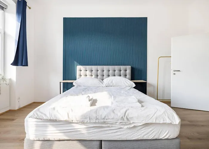 Апартаменти Near Schoenbrunn & Metro *